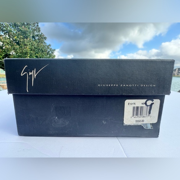 Stunning Giuseppe Zanotti Black Patent Heels - Picture 7 of 7